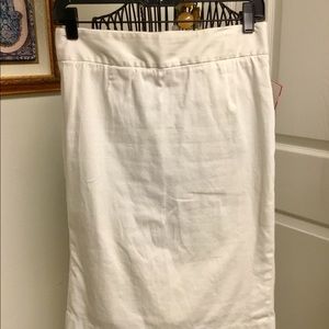 Lilly Pulitzer Skirts - Lilly Pulitzer white pencil skirt size 4 Lilly Pulitzer Skirts - Lilly Pulitzer white pencil skirt size 4